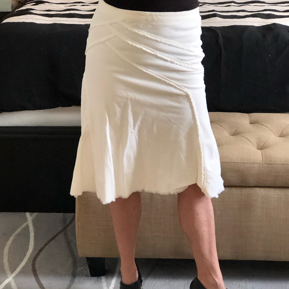 Corduroy material Bebe cream skirt Size S